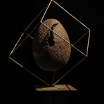 30-mattia-trotta-artista-sculture-filo-metallico-ferro-bronzo-alluminio-rame-ovid-devoid-uovo-cosmico